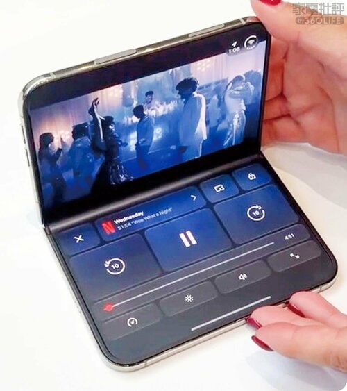 画面点灯時には折り目はほとんど見えません iPhone Duoおすすめ イメージ3