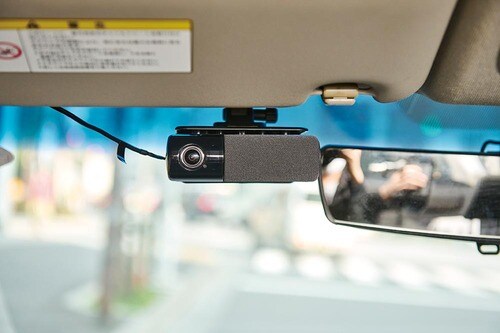 車内/後方カメラで後ろの様子も録画