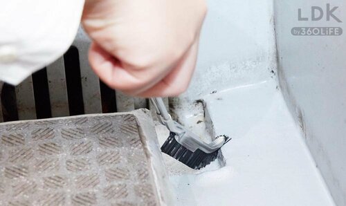 こんな活用法も:室内だけじゃなくベランダ掃除でも おすすめ掃除洗剤おすすめ イメージ