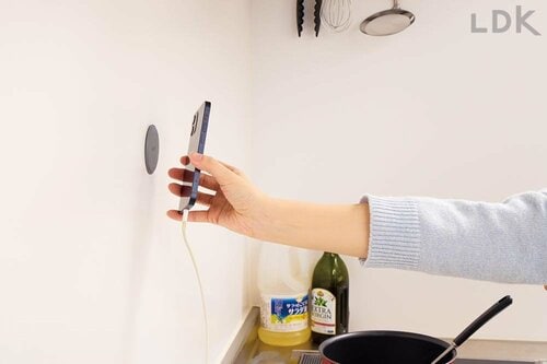 水まわりでは壁を充電スポットにしてべしょべしょを防ぐ イメージ