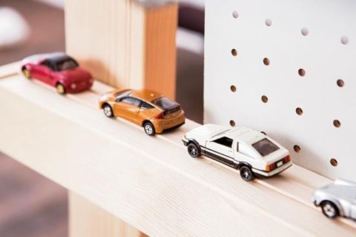 2×4材と有孔ボードでお店風コレクションが自由自在