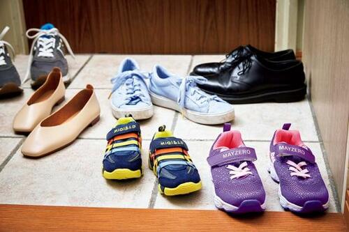 散らかループの原因1：そろえもせずに脱ぎっぱなし イメージ