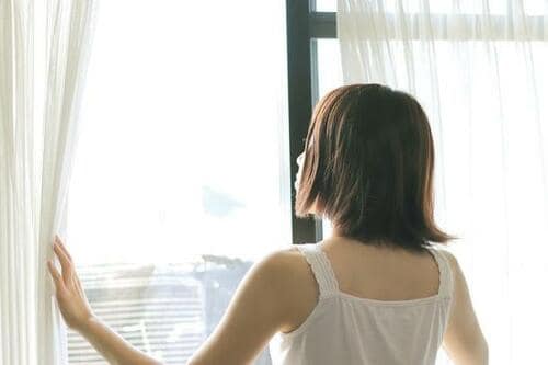 【ギモン3】朝起きたらまず何をすべき？ イメージ