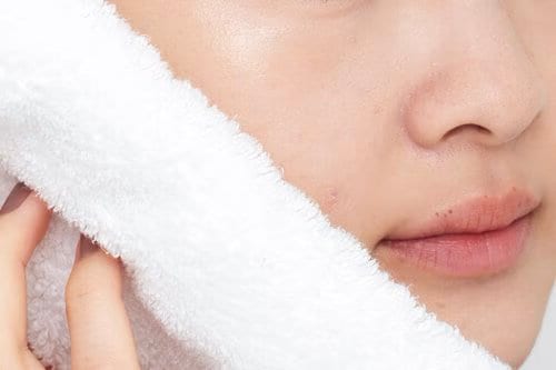 皮脂・毛穴が気になるなら、クレイやスクラブが入ったパックを選ぼう！ 洗い流すパックおすすめ イメージ