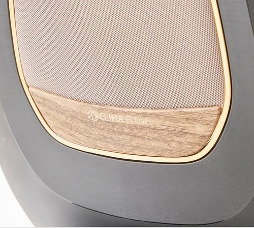 ベルトが跳ね上がるのでサッと乗せられる! チャイルドシートおすすめ イメージ2