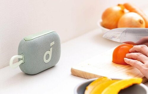 付属の紐で引っ掛けられる お風呂用スピーカーおすすめ イメージ2