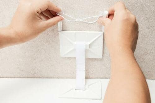 小さくとも侮るなかれ！揺れを吸収する粘着ジェルとベルト イメージ3