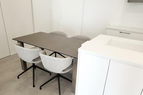 3~4人向けのおすすめダイニングテーブル イメージ