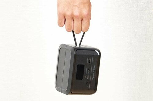 ストラップ付で持ち運びラクラク 小型ポータブル電源おすすめ イメージ