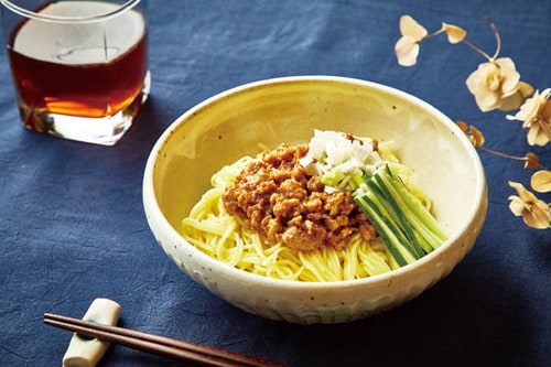 ひき肉だけで作れる「冷やし炸醤麺」は濃厚な味噌ダレが麺とベストマッチ！ イメージ