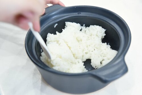 ▼炊きたてのご飯 料理家が選ぶ電子レンジ炊飯器おすすめ イメージ