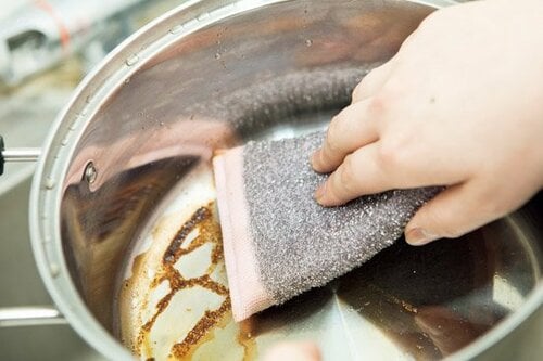 ［No.40］ガンコな鍋裏のコゲがラク～に落とせるスポンジ イメージ