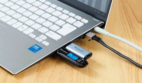 【接続性】HDMI＆有線LAN搭載だが右側に偏りすぎ 小型ノートPCおすすめ イメージ3