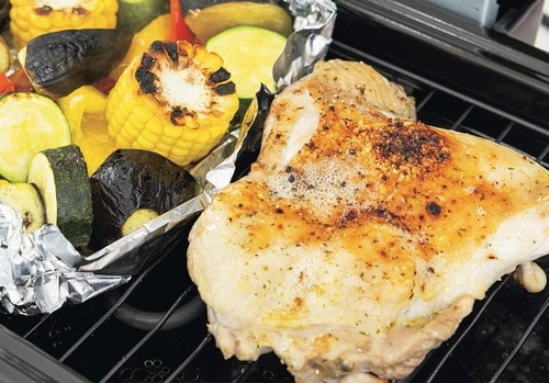 3:あとは待つのみ。肉に火が通れば完成! フィッシュロースターおすすめ イメージ