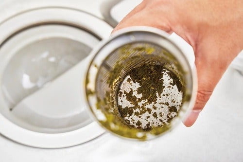 ティファールは茶こしの底を着脱できるがアイリスオーヤマは固定 茶こし付き電気ケトルおすすめ イメージ2