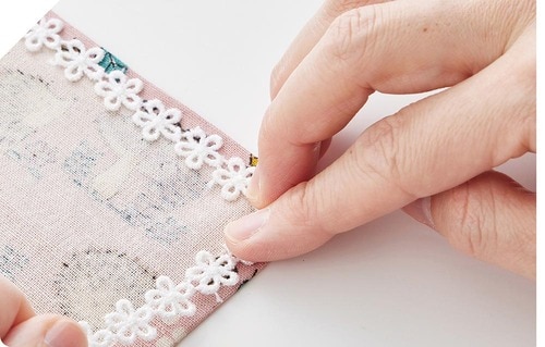 STEP8:レーステープで飾る イメージ