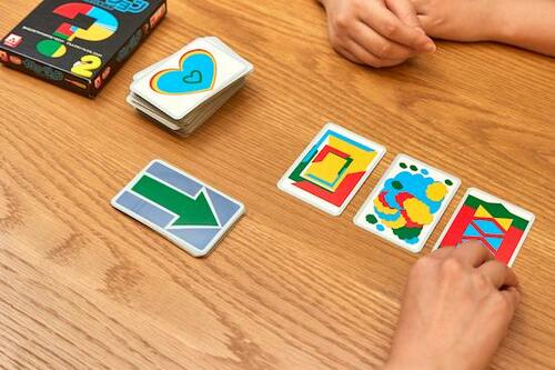 色の広さを比べて並べる カードゲームおすすめ イメージ