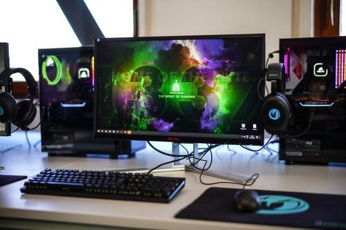 汎用的に使える安いゲーミングPC イメージ