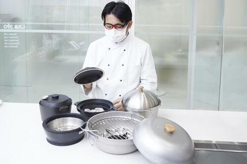 初心者向けの家庭用燻製器を料理家が比較