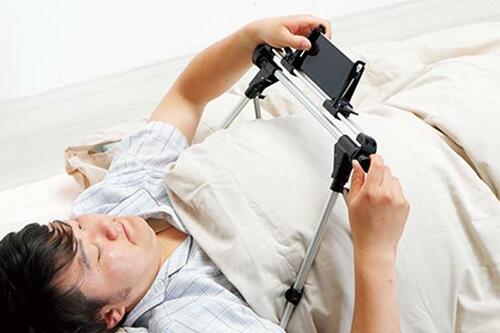 安定感はあるけど幅が惜しいieGeekのゴロ寝スタンド スマホスタンドおすすめ イメージ