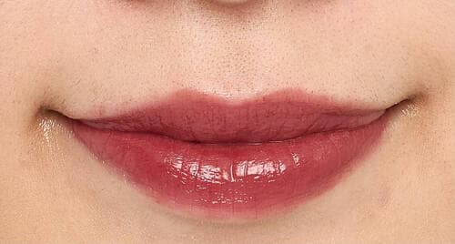 青み肌に使用 口紅おすすめ イメージ
