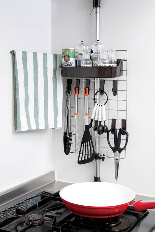 ⑦キッチン小物を一括収納できるベストコ キッチンツールハンガー イメージ