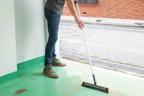 柄が長いから立ち作業がラク イメージ