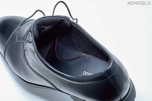 歩きやすさのひみつは土踏まずのクッション アシックス商事「テクシーリュクス TU-7041」おすすめ イメージ