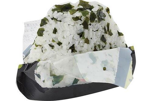 尾西食品「にぎらずにできる携帯おにぎり わかめ」の完成イメージ