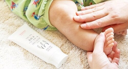 赤ちゃんの肌がカサつくときはベビークリームを ベビークリームおすすめ イメージ