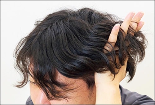 【使用感】サラッとしてよくなじむ メンズヘアミルクおすすめ イメージ