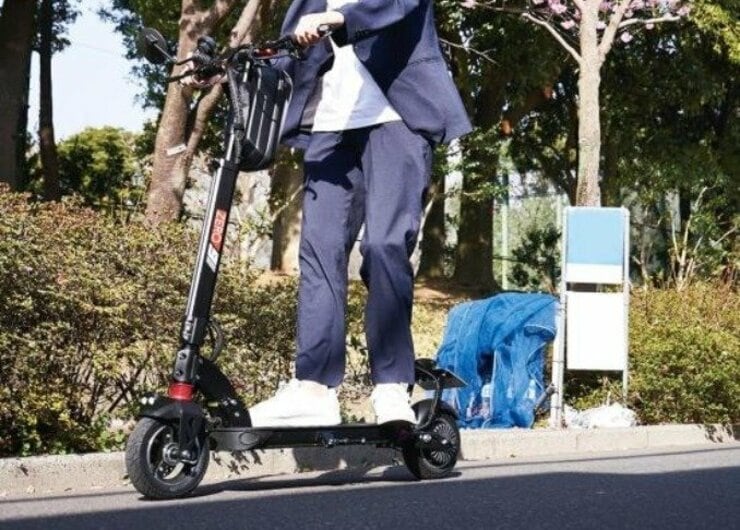 【4万vs12万】公道OKな“電動キックボード”は通勤に使える？｜『家電批評』が比較