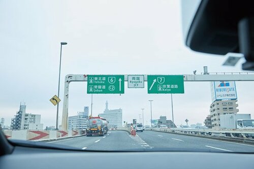 電気消費量が大きい高速運転と空調に注意です