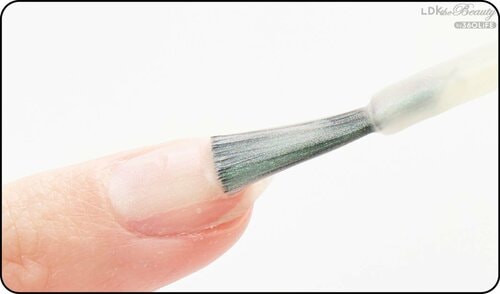 使用感：しなやかなハケでコントロール性抜群 マニキュア・ネイルポリッシュおすすめ イメージ