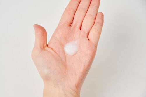 使用感： みずみずしいプルプル感が心地いい 乳液おすすめ イメージ