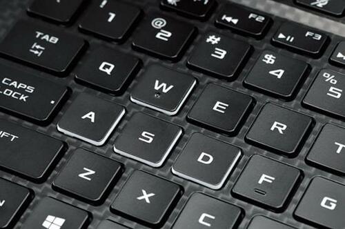 キーボードは英語配列ですが完成度は高い! イメージ2