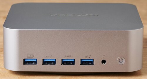 おすすめな理由2：接続端子がかなり豊富 イメージ