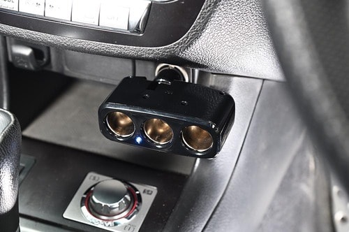 車用増設ソケットおすすめ カインズ 3連ソケットダイレクトタイプ3SD イメージ2