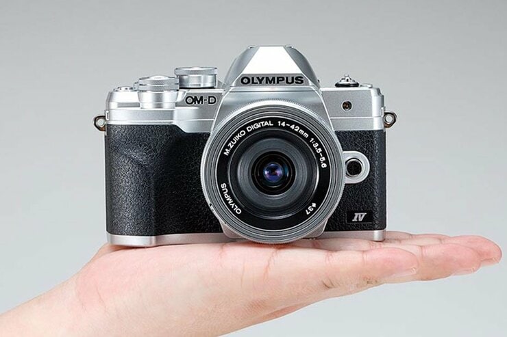 キレイに撮れて手の平サイズ！ U10万円おすすめミラーレスはオリンパス「OM-D E-M10 Mark Ⅳ」｜家電批評・オブ・ザ・イヤー2021のイメージ