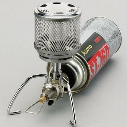 カセットガスが使えて使い勝手◎SOTOの“レギュレーターランタン”
