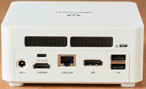 ベストの理由2：USB3.2ポートを計3つ搭載 イメージ