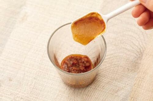 のせたり挟んだりと新しい使い方ができる！ 「食べる、だし醤油」 イメージ3