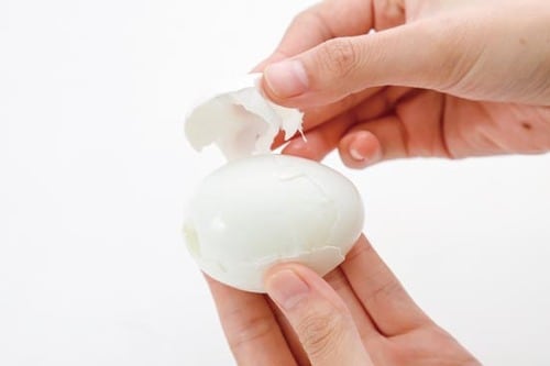 5位: ゆで上がりに氷水に浸ける 「瞬間冷却むき」 イメージ2