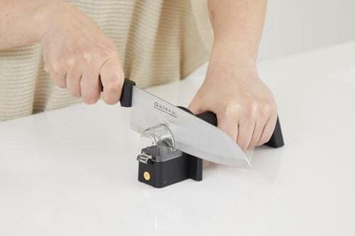 手軽に使えて切れ味復活！ ロールシャープナー イメージ2