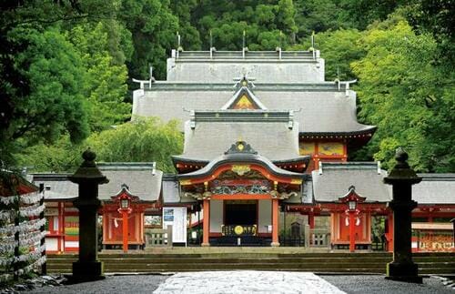 9位: 日本初の新婚旅行スポット「霧島神宮」 イメージ