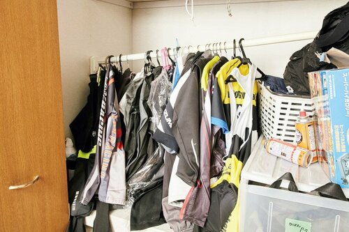 ご自宅のクローゼットこんなふうになっていませんか？ イメージ