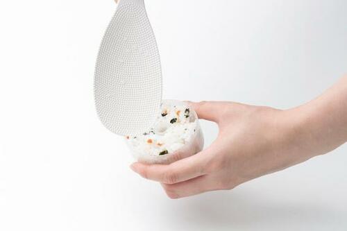 ポイント1:ごはんを容器に入れてフタをする イメージ