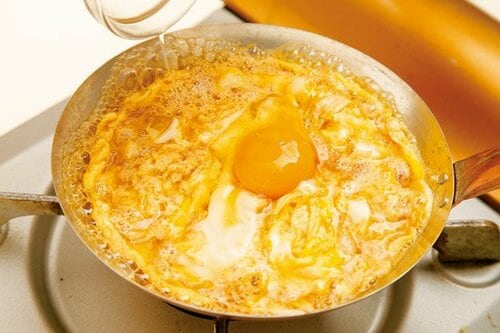 とろ~り濃厚派なら卵2個使いで〆に卵黄を落とす