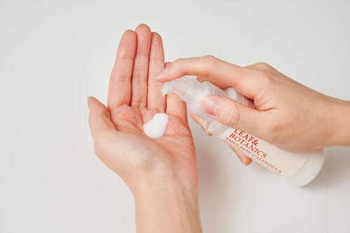 使用感： シンプルな容器で誰でも扱いやすい 乳液おすすめ イメージ