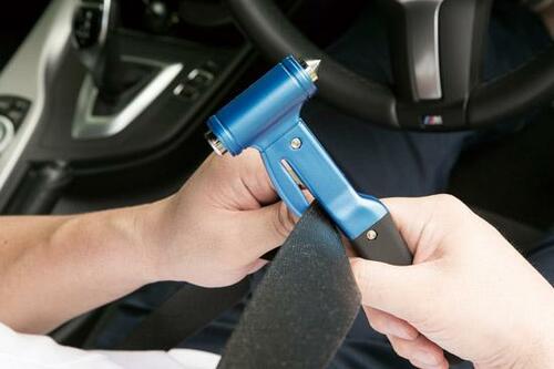 ④万が一の車内閉じ込め時に 「レスキューハンマー」 イメージ2